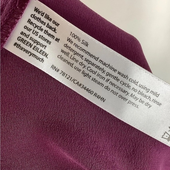 Eileen Fisher Sz PM 100% Silk Crepe Asymmetric Hem Button Top Purple Blouse - Picture 7 of 7